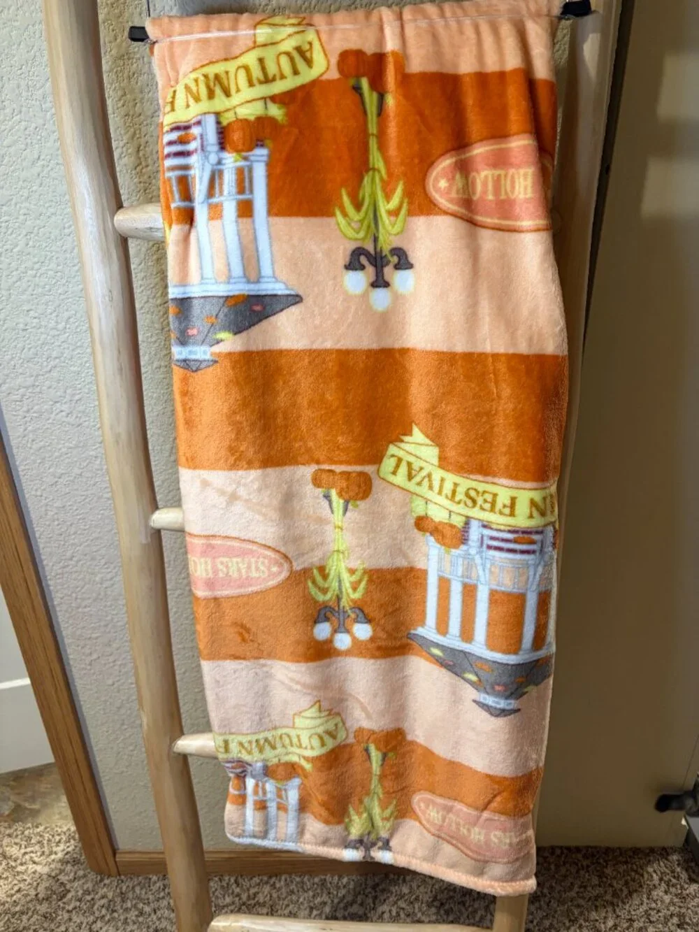 Gilmore Girls Stars Hollow Autumn Festival Fall Plush Throw Blanket 50x70 NWT